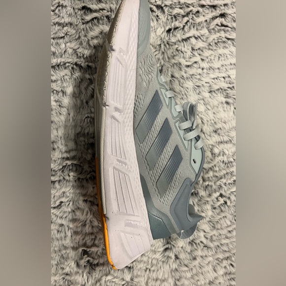 EUC Adidas Questar running shoe. Size 10. Sage green/gray. - Picture 3 of 6